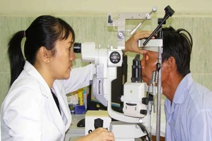 Cơ hội khám mắt miễn phí cho người trên 50 tuổi