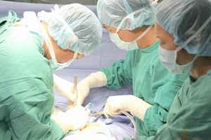 Bị đâm thủng tim khi đi sinh nhật về