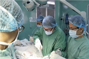 Gãy dương vật vì... nằm mơ