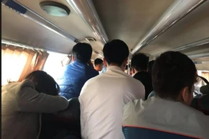 Vì sao đầu quay mòng mòng khi đi tàu, xe?