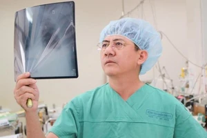 Tự đâm gần 20 nhát sau sử dụng ma túy đá