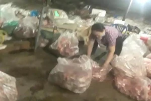 Đề nghị trung tâm giết mổ gia cầm không cho người lạ vào