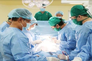 Chị gái sống nhờ quả thận người em trai