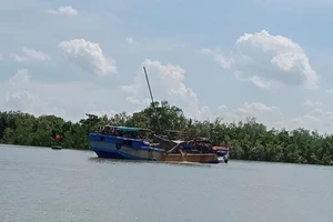 Lại phát hiện bơm hút cát lén lút trên sông Đồng Tranh