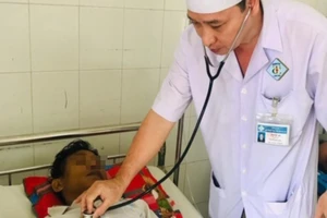 BV đầu tiên ở miền Tây điều trị nang giả tụy kích thước to 