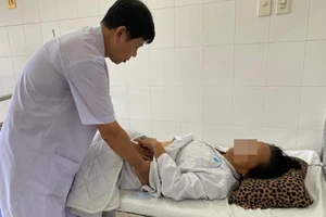 Chặn đứng tiểu máu dai dẳng không cần phẫu thuật