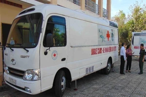 Nhiều cơ sở y tế TP.HCM đóng góp nguồn lực cho BV dã chiến