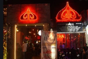 Dịch COVID-19: Thêm 2 ca nguy cơ cao liên quan bar Buddha