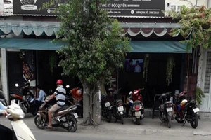 Lo ngại các quán ăn đông người trong mùa dịch COVID-19