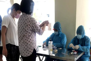 Lý do những người cách ly chung phải cùng rời đi trong 1 ngày