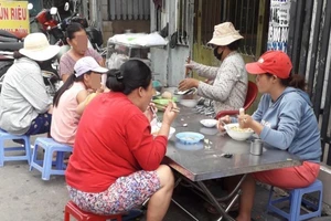 Bán cho khách ăn tại chỗ, quán bún bị đề nghị phạt 7,5 triệu