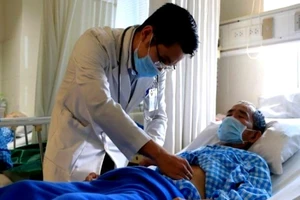 Bị ung thư dạ dày sau thời gian dài tiêu phân đen