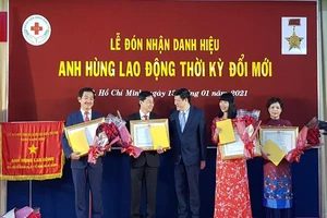 Bệnh viện Nhân dân 115 đón nhận danh hiệu Anh hùng lao động 