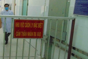 Họp khẩn vụ nhân viên sân bay Tân Sơn Nhất nghi nhiễm COVID-19