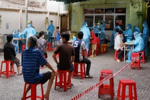 TP.HCM: Xét nghiệm SARS-CoV-2 khẩn 1.900 dân khu Mả Lạng 