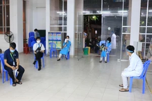 TP.HCM khẩn trương xét nghiệm COVID-19 người làm ở sân bay