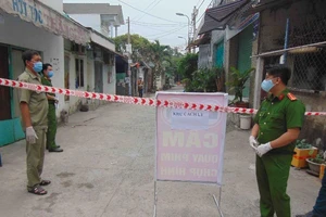 TP.HCM lấy mẫu giám sát COVID-19 tại hộ gia đình ở quận 1