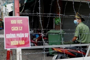 TP.HCM: Gỡ bỏ giám sát COVID-19 cho 14 điểm và 1 chuyến xe