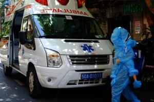 TP.HCM tạm dừng xét nghiệm dịch vụ cho người xuất cảnh từ 31-5