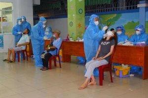 Quận Tân Bình xét nghiệm toàn bộ dân phường 3 do liên quan 3 ca COVID-19