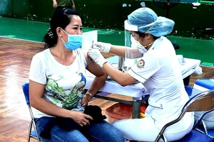 Quận 11 tiêm vaccine ngừa COVID-19 cho 1.600 người