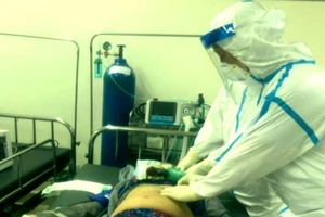 Bệnh viện dã chiến số 12 cứu sống bệnh nhân COVID-19 bị nhồi máu cơ tim