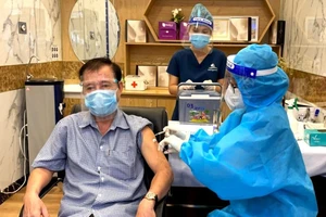 'Ưng cái bụng khi được tiêm vaccine COVID-19 ở Bệnh viện'