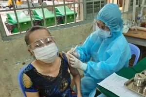 Nhiều nơi chờ TP.HCM triển khai tiêm vaccine ngừa COVID-19 mũi 2
