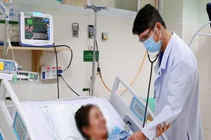 Suýt chết do uống thuốc dân gian ngừa COVID-19