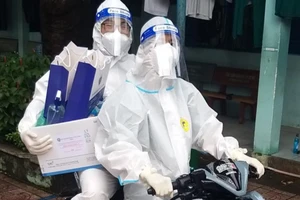 Đưa F0 đi điều trị do sức khỏe yếu sau 14 ngày cách ly