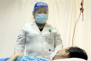 Vỡ thai ngoài tử cung vì sợ COVID-19 không dám đi khám