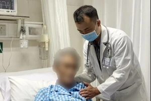 Cứu bệnh nhân lớn tuổi phải ngồi thở suốt thời gian dài do suy tim nặng