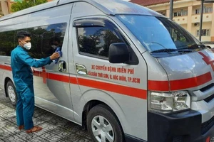 TP.HCM: Người dân Hóc Môn khi ốm đau có xe đưa đến bệnh viện miễn phí