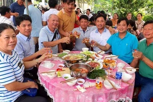 Về Quảng Ngãi ăn giỗ