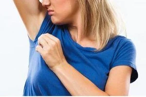 Bị hôi nách, phải làm sao?