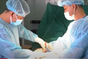 Hoại tử nặng vòng 3 sau tiêm filler độn mông cấp tốc 