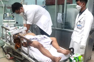 TP.HCM: Hối hả cấp cứu tai nạn giao thông ngày Tết