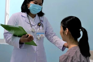 Cứu sản phụ bị vỡ thai ngoài tử cung còn mắc sốt xuất huyết