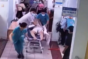 Ngưng tim khi đang chờ khám bệnh do nhồi máu cơ tim cấp