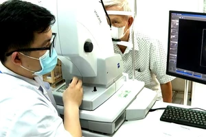 Người bệnh được lợi từ những sáng tạo trong điều trị ung thư lưỡi và glôcôm