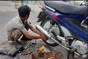 Dịch vụ ngày Tết, một số chủ tiệm không tăng giá để chia sẻ khó khăn chung