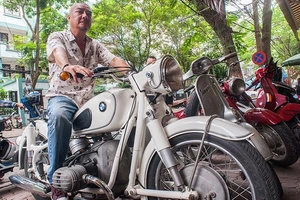 Chủ bộ sưu tập môtô “khủng” tại Hà thành lên báo Tây