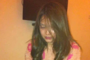 Thanh nữ khỏa thân trên mạng để bán dâm