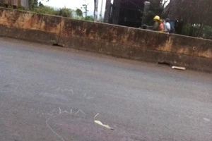 Một thanh niên gục trên đường, não bị chấn thương nặng