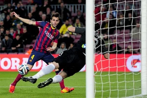 Hạ Sociedad, Barcelona đặt một chân vào chung kết Cúp Nhà vua