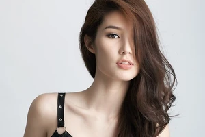 Diễm My 9X lần đầu diện áo lưới xuyên thấu, không nội y 