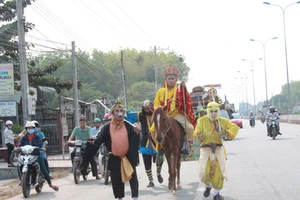 Thầy trò Đường Tăng đưa đám tang gây "náo loạn" giao thông