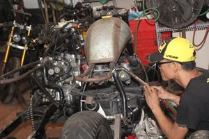 Dân chơi ngóng giấy phép cho "xe độ"