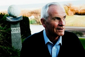 HLV giúp tuyển Đan Mạch vô địch EURO 1992 qua đời