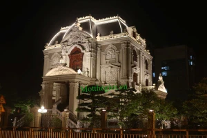 Cận cảnh lâu đài gần 100 tỉ ở Việt Nam